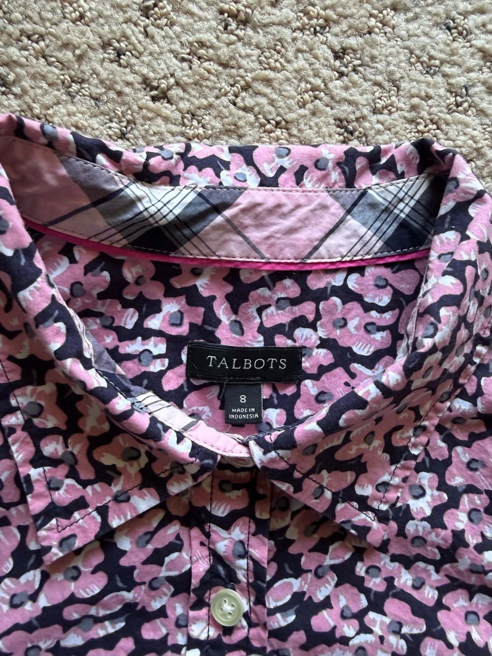 Talbots Women’s Pink Floral Button-Down Collared Shirt Size 8 - Picture 4 of 9